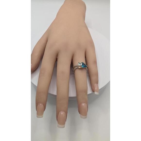 Elegant Silver Ring with Blue and Clear Gemstones Size 6 - Picture 8 of 9